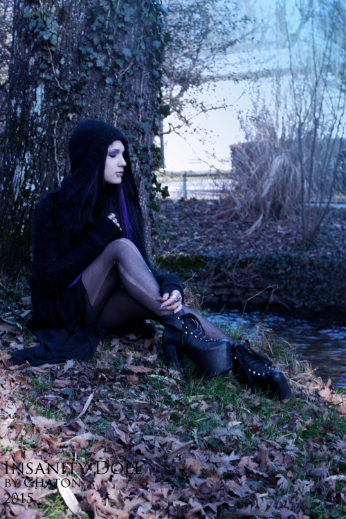insanitydoll:  “ as you tear me to pieces “  Facebook : InsanityDoll 