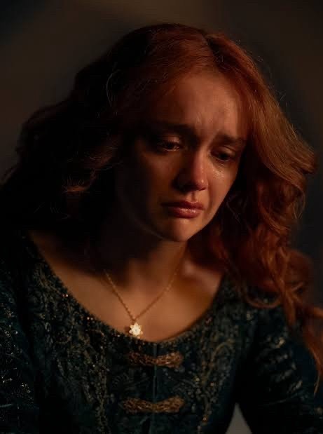 I Genuinely Believe That If Alicent Showed Up On Dragonstone With Tears Building In Her Big Brown Doe