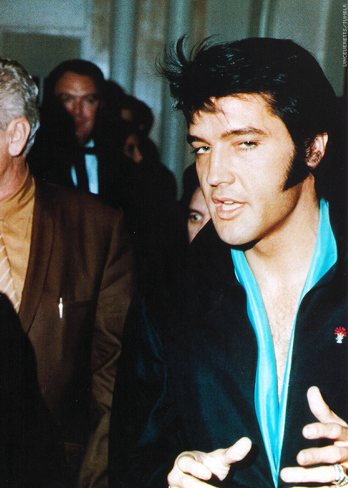 vinceveretts:  Elvis backstage at the International Hotel in Las Vegas, NV, August