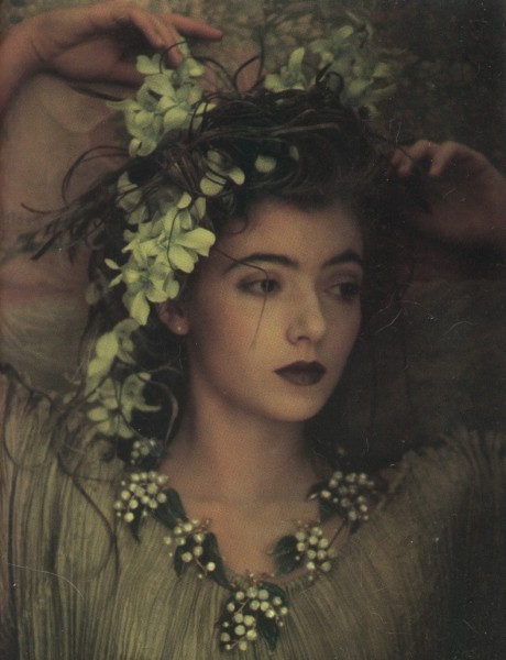 poisoned-apple:  - Mia Sara by Sheila Metzner - 