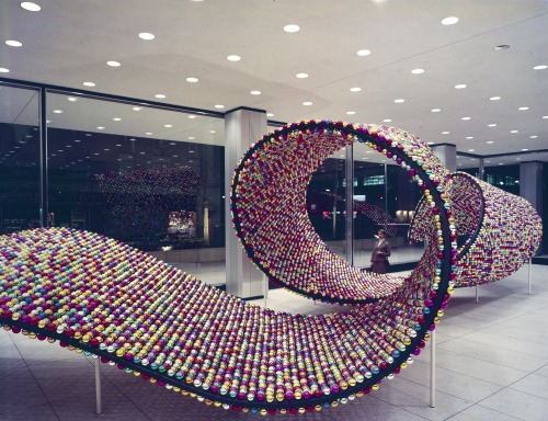 jonasgrossmann:  robert brownjohn… pepsi-cola convention christmas lobby sculpture, 1958 @ moma 