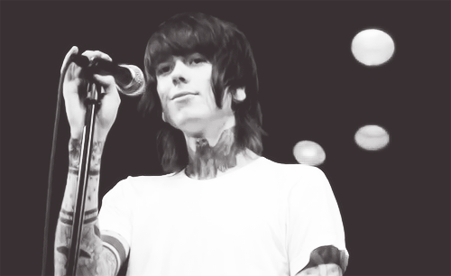chrisdrewgifs:  that smile 😍 