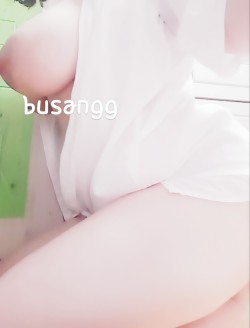 busangg:  육덕의각도를찾앗다 . 1.궁디방디커보이게  2.허리라인은얇게보이게 3.가슴은 싸비쓰  💋