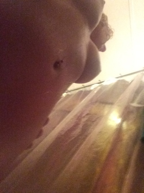 misspurp69: Naked selfies in the shower #naughtygirl