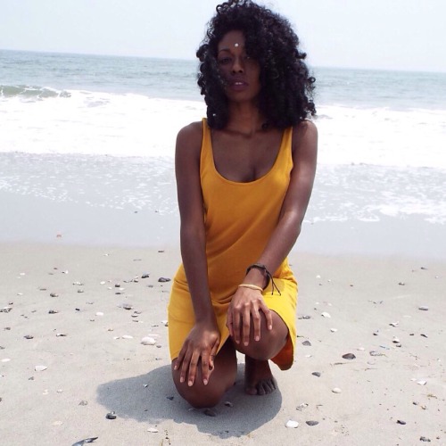 curlwhatever:  I didn’t even know today was the blackout but, shout out to all my melanin rich sistars and brothas
