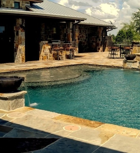 Pool - Traditional Pool