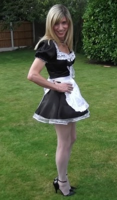 satin-sissy:  Outdoor