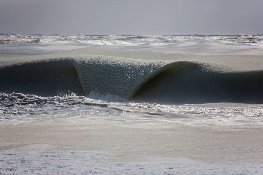 sixpenceee:Freezing Ocean Waves In Nantucket Are Rolling In As Slush  It’s so