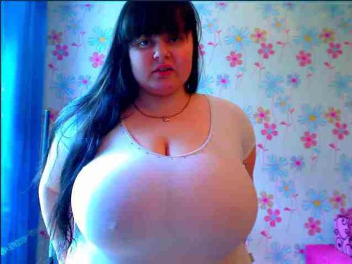 Porn photo hugebreastonly:  Nips   Them be some big