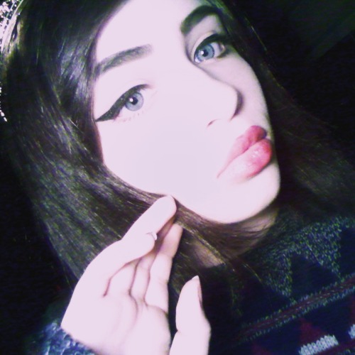 tinydancingmarionetteman: idk how 2 take selfies and im dying but its also my bday