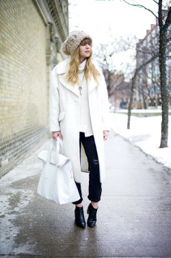 lookbookdotnu:  OVER-SIZE (by Lisa Dengler) 