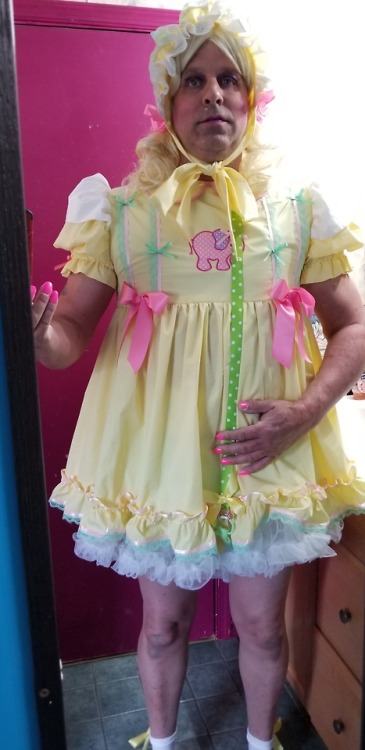 stevediapered: Mommy new I had off today so she locked me up in my dress till she comes home . Hope 