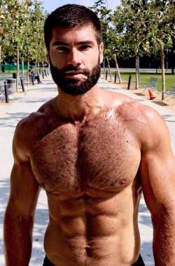 hairyisgood:  Get featured, send your hairy