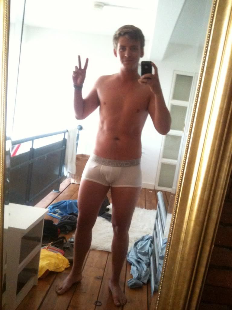 theheroicstarman: Lyndon Ogbourne’s sexy selfie. jfpb