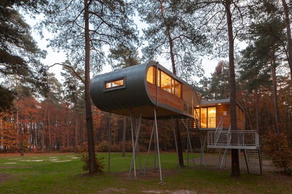 cjwho:  A special kind of tree house by Nimbus Group