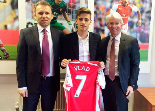 ivyarchive: Arsenal have signed 16 year old Vlad Dragomir, the Romanian U16 captain, on a 3-year dea