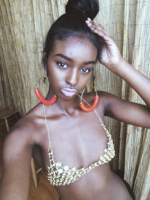 thotfulshawty: isamessiah: The melanin princess of Brooklyn how is your skin this beautiful and refl