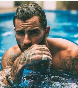 bravenbearded:  SUMMER! Hair gets lighter . Skin gets darker.. Water gets warmer.. Drinks gets colder… Music gets louder … Night gets longer…  LIFE GETS BETTER…  @chris_perceval  ⚓️GET YOUR BRAVE ON⚓️ ️#onlythebrave #men #bearded #beardoil