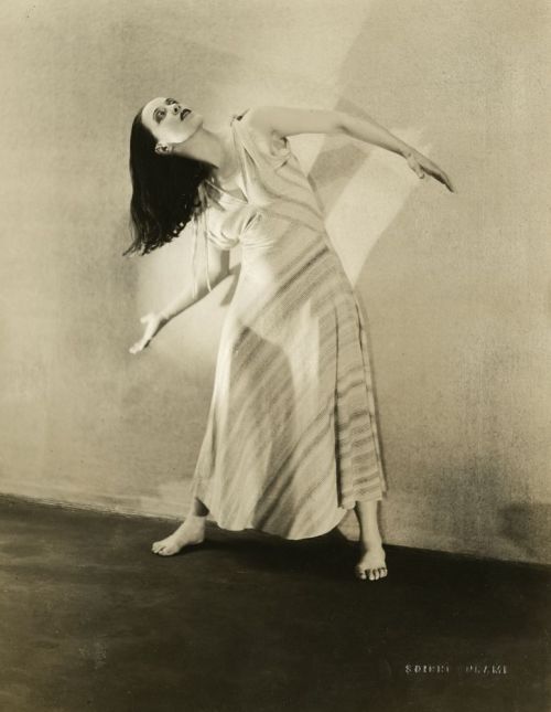 Martha Graham from “Rhapsody,” Ruth St. Denis, Christopher Tagore choreographed Poem, 1929. Photogra