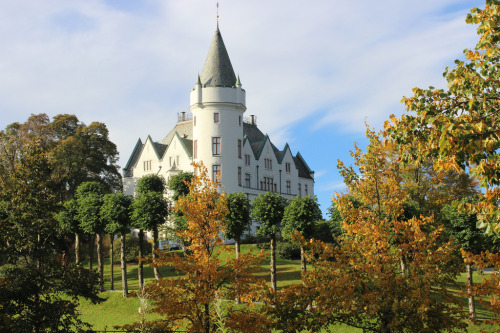 allthingseurope:Gamlehaugen , Bergen, Norway (by 2000stargazer)