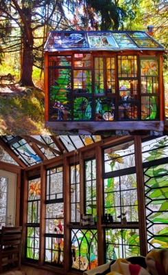 wordsnquotes:  culturenlifestyle: Glass Artist Creates Exquisite Stained Glass Cabin Hidden in the Woods Stained glass artist and jeweler Neile Cooper has created one of the most beautiful cabins in the woods behind their New Jersey home in Mohawk. Called