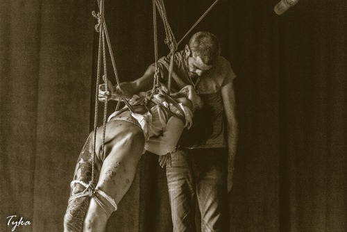 kitiza-perche: Intimate rope session Ropes by @ropesession / RS Docvale Photos by @tykars / Tykaht