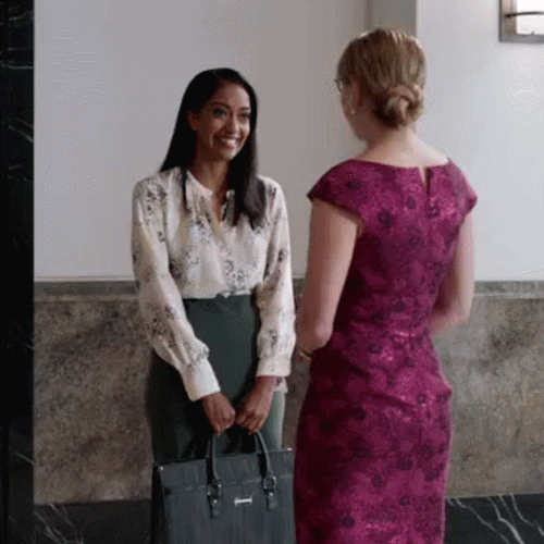 There Must Be A Reason, Why Kara's Dress Isn't Zipped Up Properly...