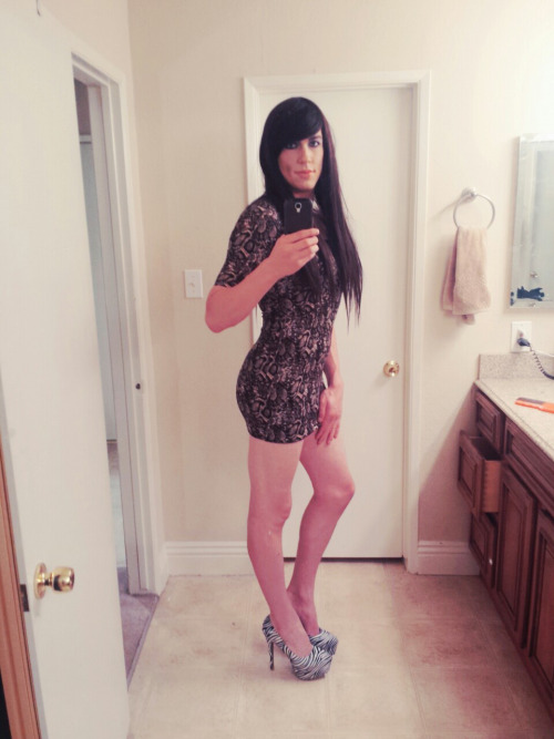 sandra7cd:  tiny dress & zebra heels. so much fun! <3 choi!