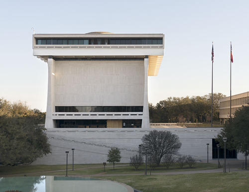 Lyndon B. Johnson Presidential Library, Austin, Texas, USA, 2013. © Nicolas Grospierresee more about