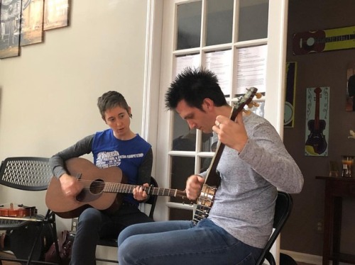 <p>Scenes from Friday. Fiddles. Banjos. Leo Hickman. The person, not the cat. #nashvillefiddlebanjocamp #oldtime #fiddle #banjo #leohickman  (at Fiddlestar)<br/>
<a href="https://www.instagram.com/p/BszcmOhlH6R/?utm_source=ig_tumblr_share&igshid=fv72dq6upt9d">https://www.instagram.com/p/BszcmOhlH6R/?utm_source=ig_tumblr_share&igshid=fv72dq6upt9d</a></p>