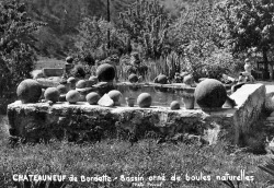 A  Châteauneuf-de-Bordette (Drôme), il y a une montagne qui « accouche » de boules