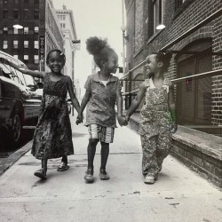 youngblackandvegan:
“ chocolatecakesandthickmilkshakes:
“ pretty-period:
“ Cornrows, Afropuffs and Joy
Brooklyn, NY (2008)
Photo Credit: Delphine Fawundu
From the “I am Here: Girls Reclaiming Safe Spaces” Exhibit
#PrettyPeriod
”
smiles all...
