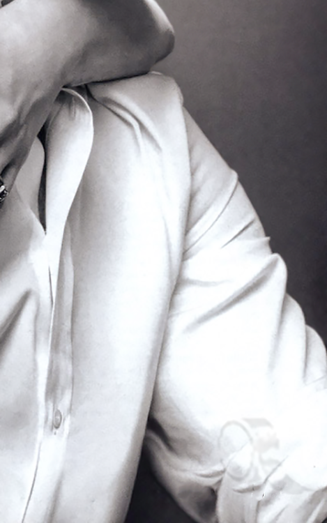 master-of-duct-tape: Chris Evans : Elle Magazine Photoshoot, 2010 (x)