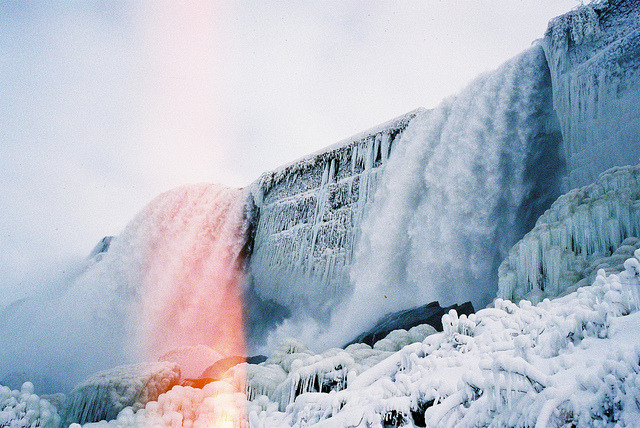 imperfectio:  591655-R1-30-33A by leefine on Flickr.