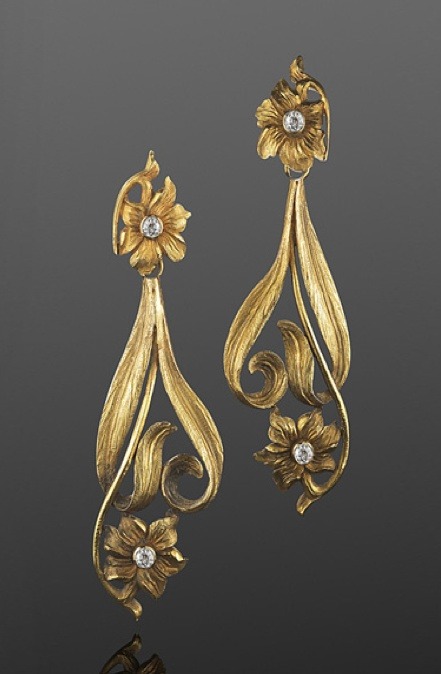 shewhoworshipscarlin:Art Nouveau earrings, 1900, France.