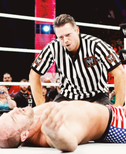 Miz might be thinking of taking advantage of Cesaro! I know I would!