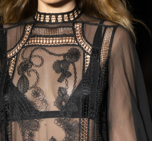 themakeupbrush:Alberta Ferretti S/S 2019 porn pictures