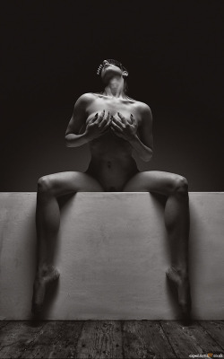 popularnude:Wideangle Artnude Fetish by experimentiv