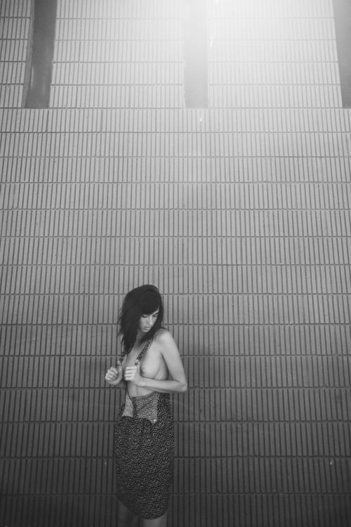 regarderlesfilles:  chucklang:  wallflower.    Brought to you by Regarder les filles   
