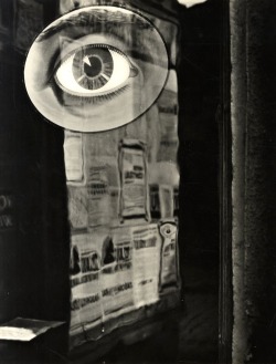 Jaromir Funke - Reflet miroir, enseigne de magasin, 1932.