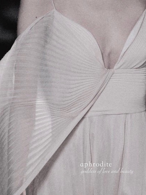 andromedes: mythology family ⤞ aphrodite for @thorodhinson greek goddess of love, beauty, and pleasu
