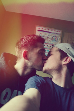gay-purelove:  Want to kiss a boy so badly. 😊❤