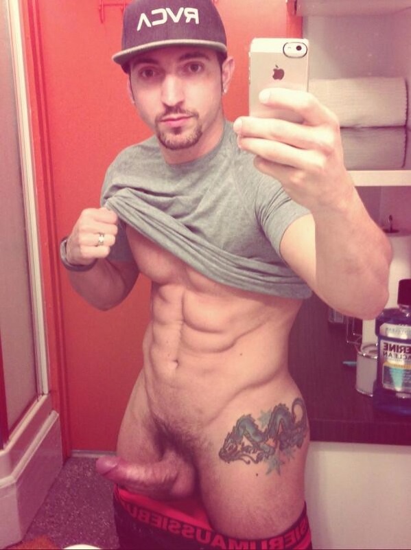 theconsolidator:  cumjerkoffwithmebro:  (via Jimmy Durano on Guys with iPhones) 