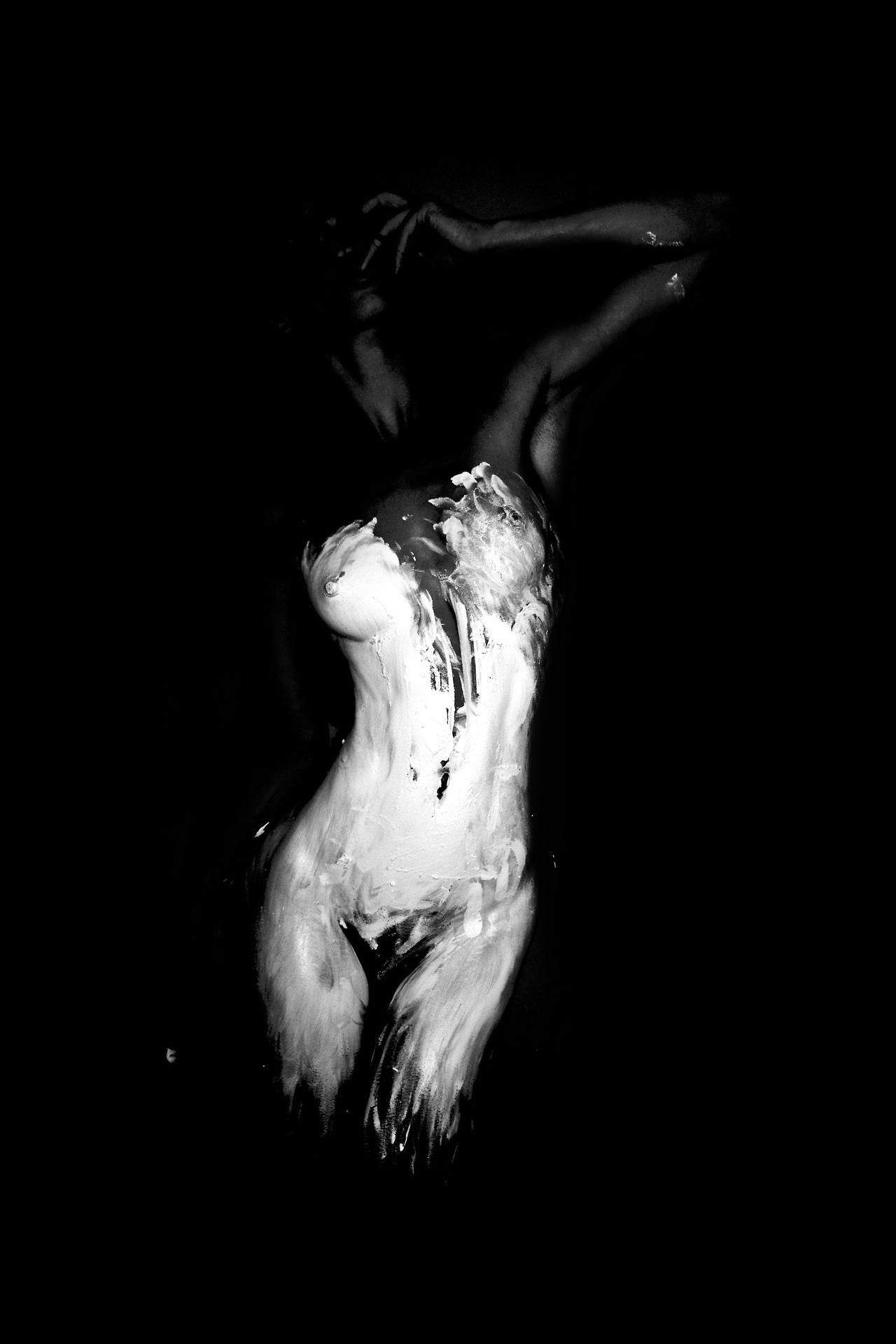 allmykink:  model Vanessa Villegas