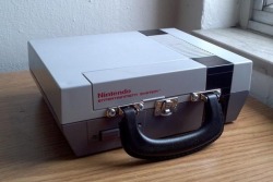 retrogamingblog:  NES Briefcase 