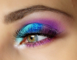 prettymakeups:  Would you wear this chic makeup?   Fantastic mixture!!!!