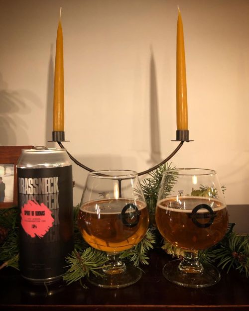 Let the holidays begin!
.
.
.
#dixmas #ipa #beerjoy #brassneck #beerpics #beerbuddies #bc #craftbeer (at Nanaimo, British Columbia)
https://www.instagram.com/p/CmYUlLDueaD/?igshid=NGJjMDIxMWI=