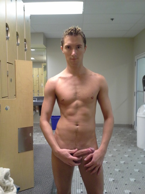 arthusetnico:  hard in the locker toom