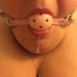 kinkylittlecakes:Loving my new ball gag from kittensplaypenshop!  It’s so beautiful and well-made, and the lovely ladies that run KPP go to extraordinary lengths to keep their customers happy and make sure they love their products.  I will definitely