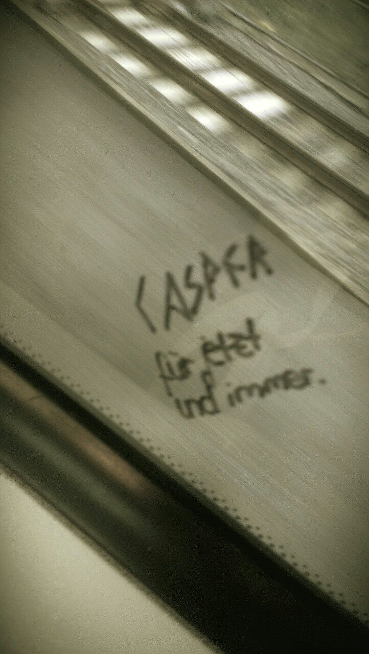 younevermylove:  Was man alles im Zug entdecken Kann.  Omg Wie viele es rebloggen :D